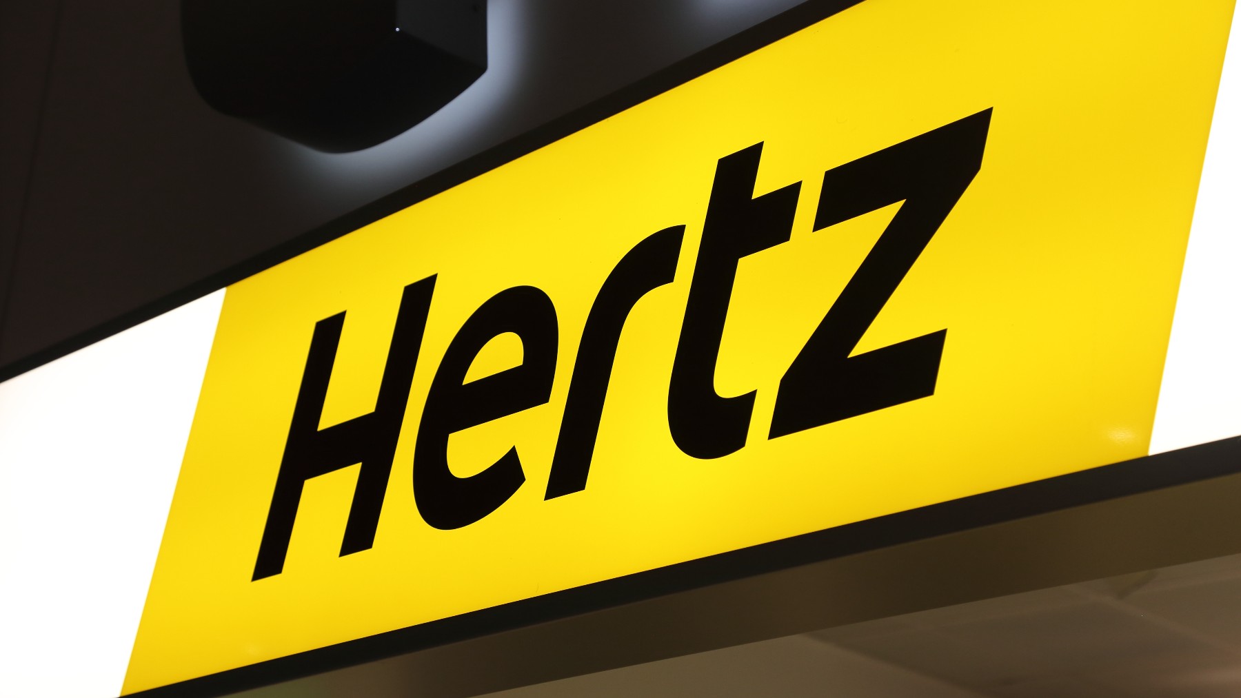 Say Goodbye to Manual Inspections - Hertz Automates Vehicle Inspection with UVeye and Ravin AI at More Than 100 U.S. Airports
