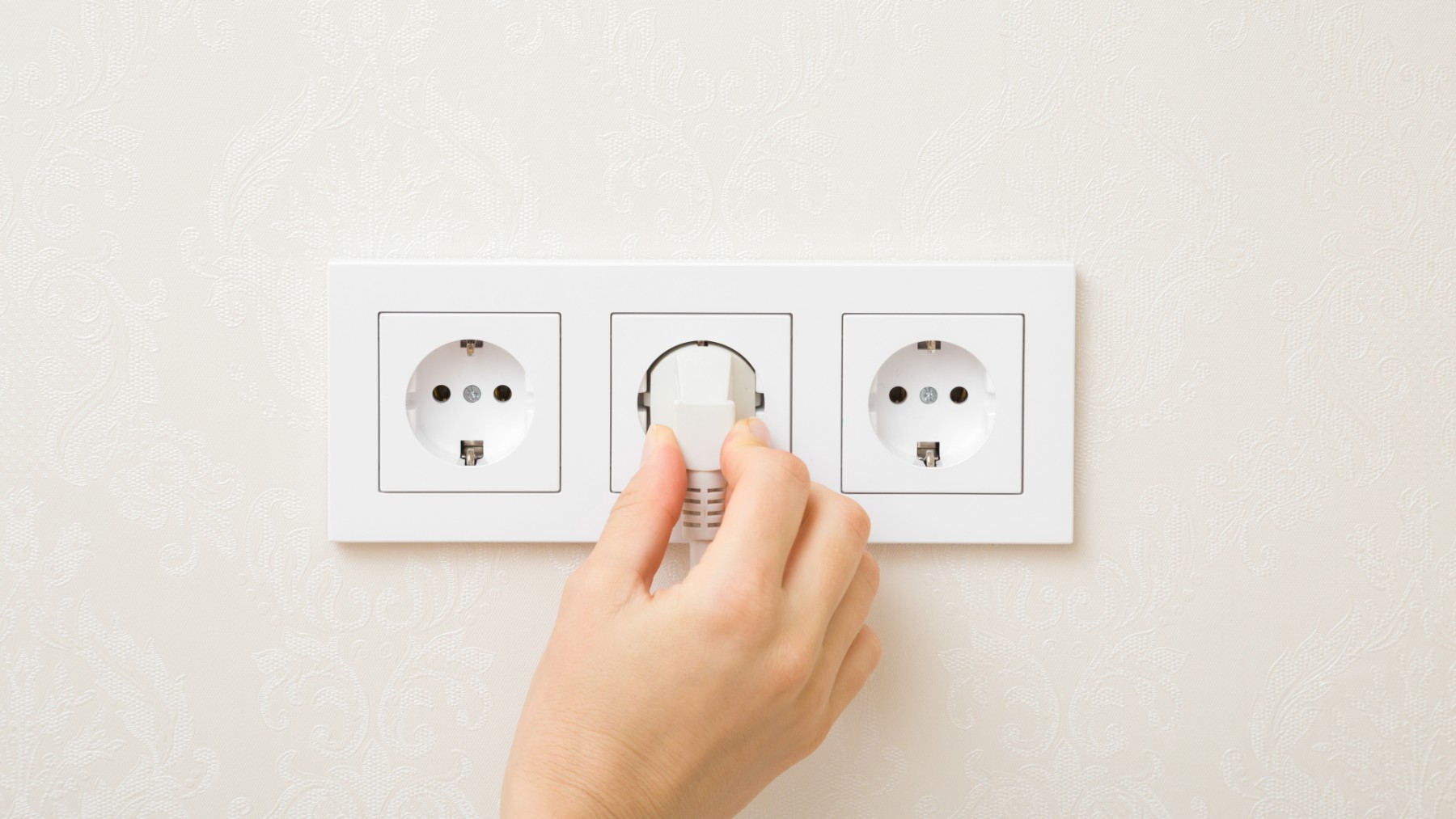 Neither off nor secure - unplugging these 8 devices can significantly reduce your electric bill (phantom power) and prevent home fire hazards