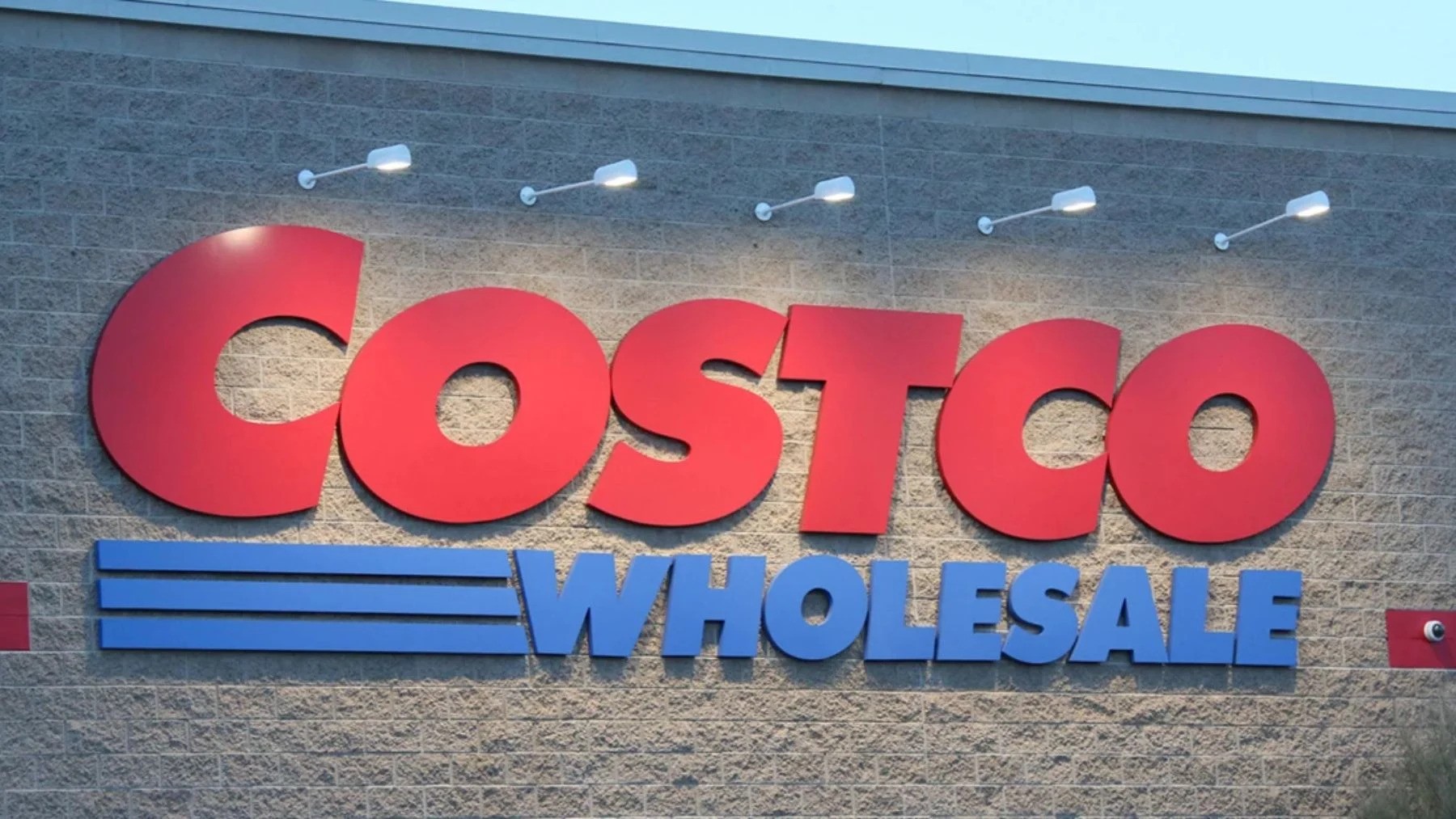Farewell to Walmart - Costco makes unexpected move that puts Walmart and Target on the ropes in the midst of a price war