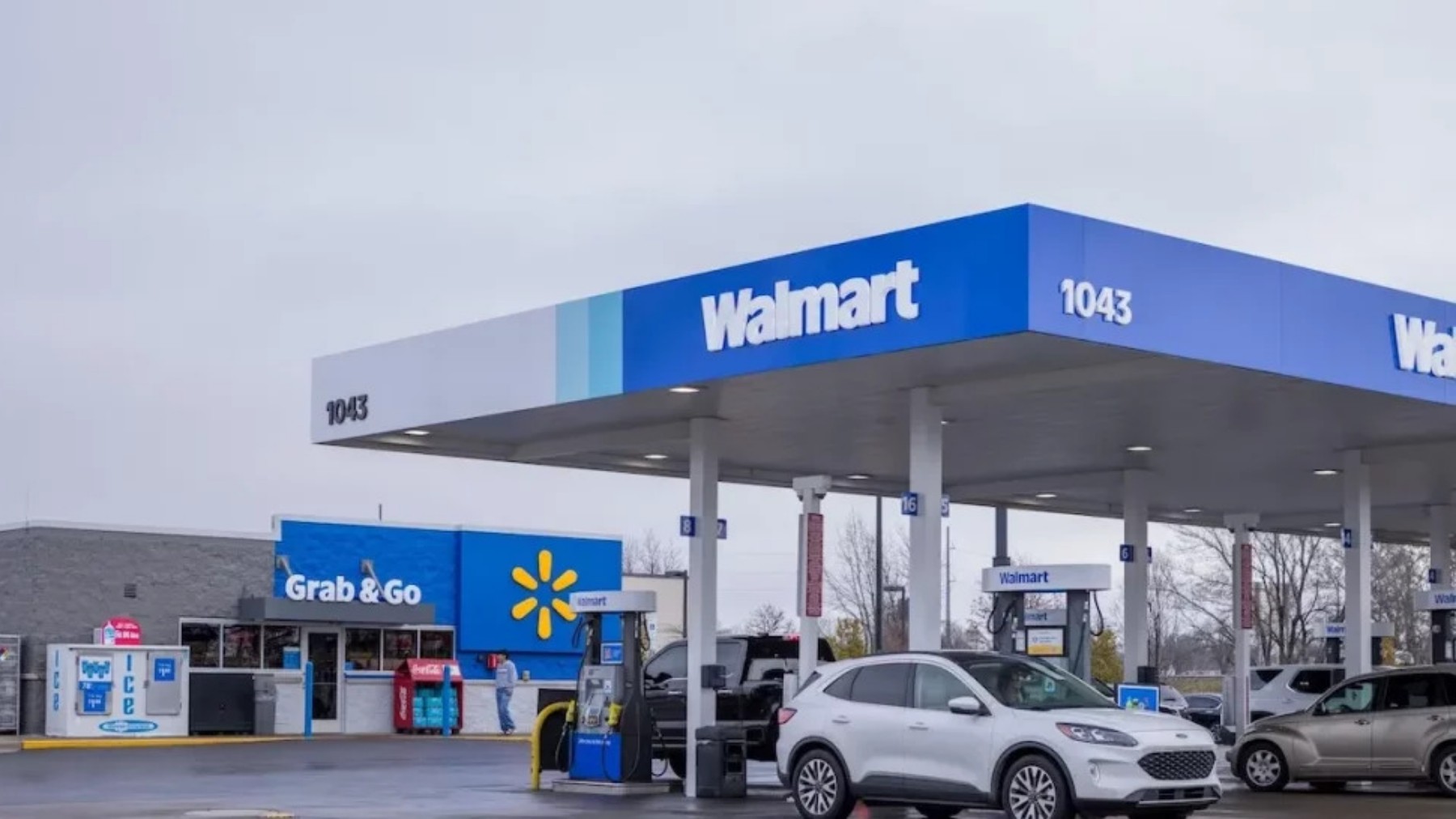 Walmart offers gas discounts that very few are taking advantage of - this hidden benefit can save you a lot of money if you are a Walmart customer but very few know it