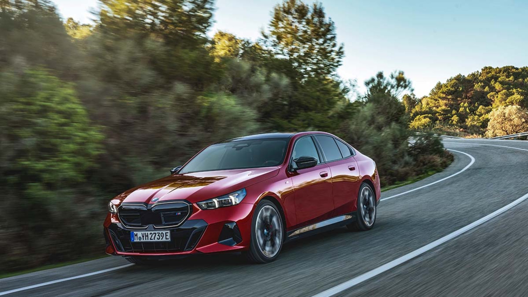 Neither liquid lithium nor hybrids - BMW successfully tests solid-state batteries and gets ahead of the competition in electric mobility