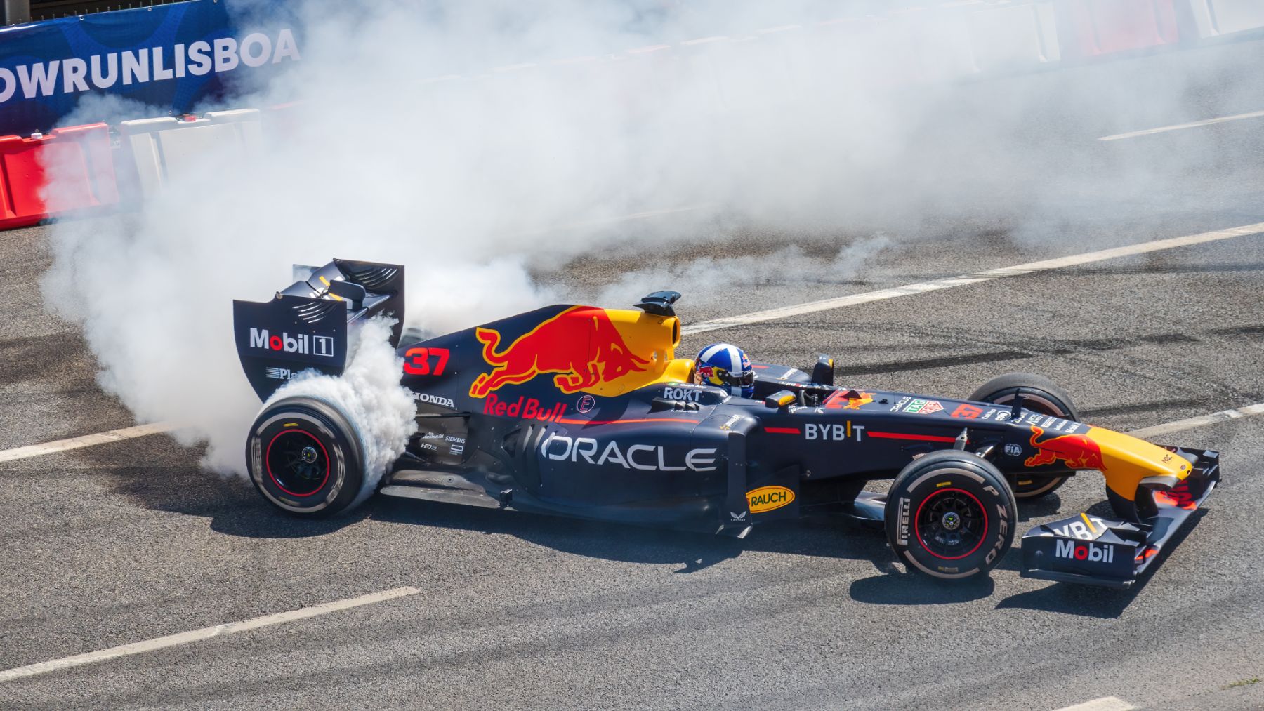 Farewell to traditional engines - Formula 1 will say goodbye to fossil fuels and go for clean energy in the fight against climate change