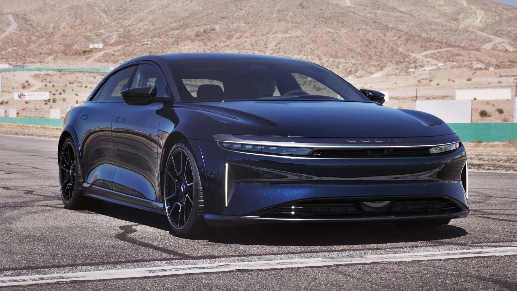 Farewell to Tesla&#039;s great rival - Lucid Motors plunges 97% on the stock market and drags millions in losses