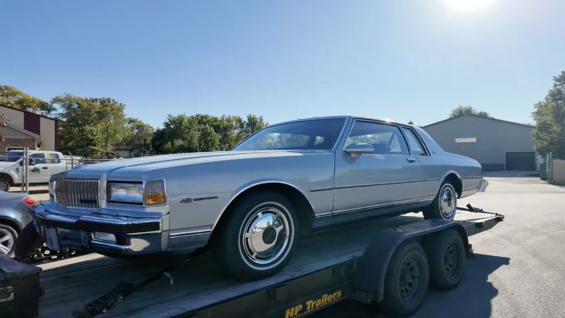 A forgotten gem in Ohio—the 1987 Chevy Caprice that belonged to an elderly woman, kept in mint condition for decades and with a curious detail hidden in the trunk