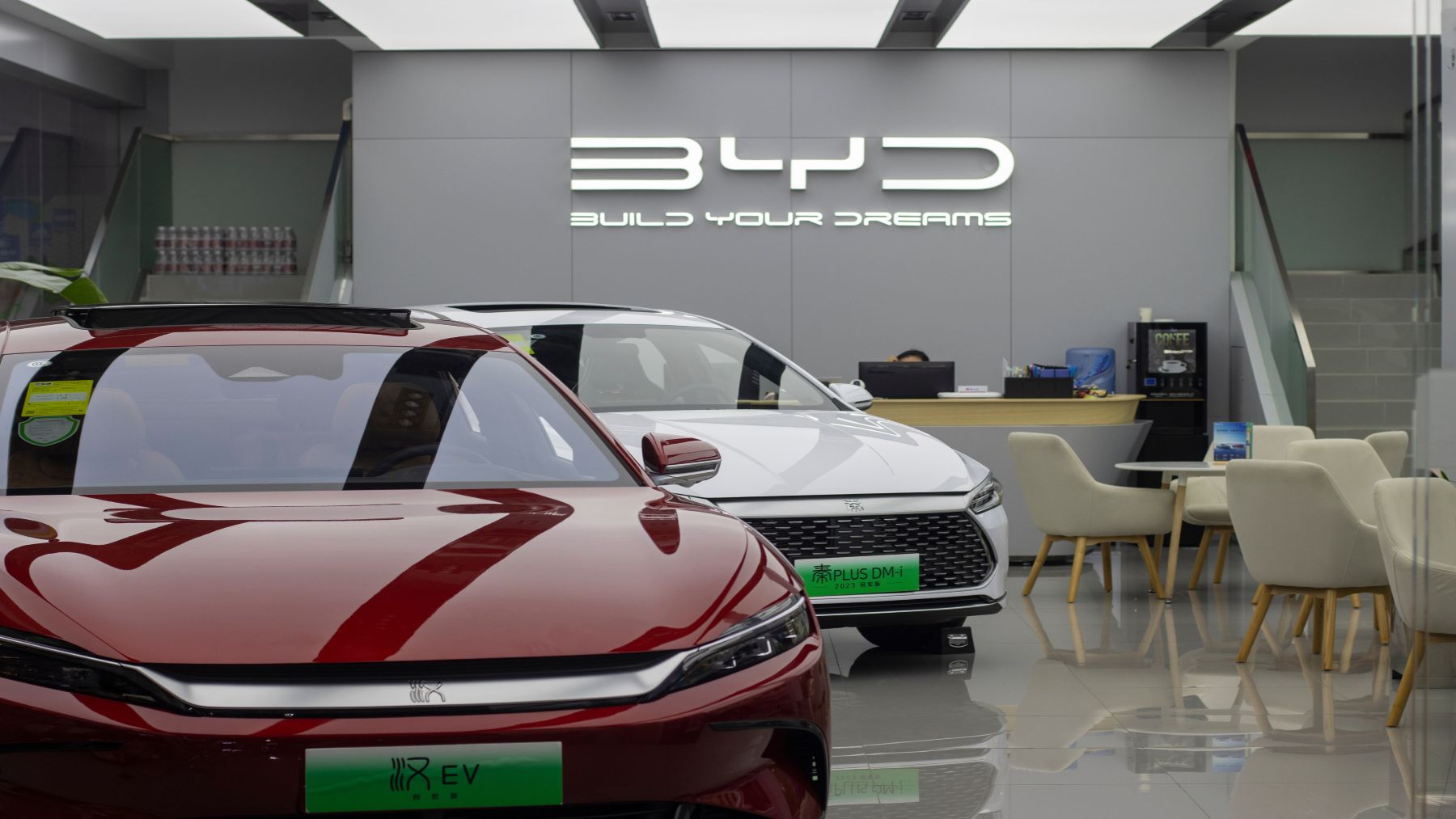 Elon Musk on alert—BYD builds a mega-factory in China ten times larger than Tesla&#039;s Gigafactory