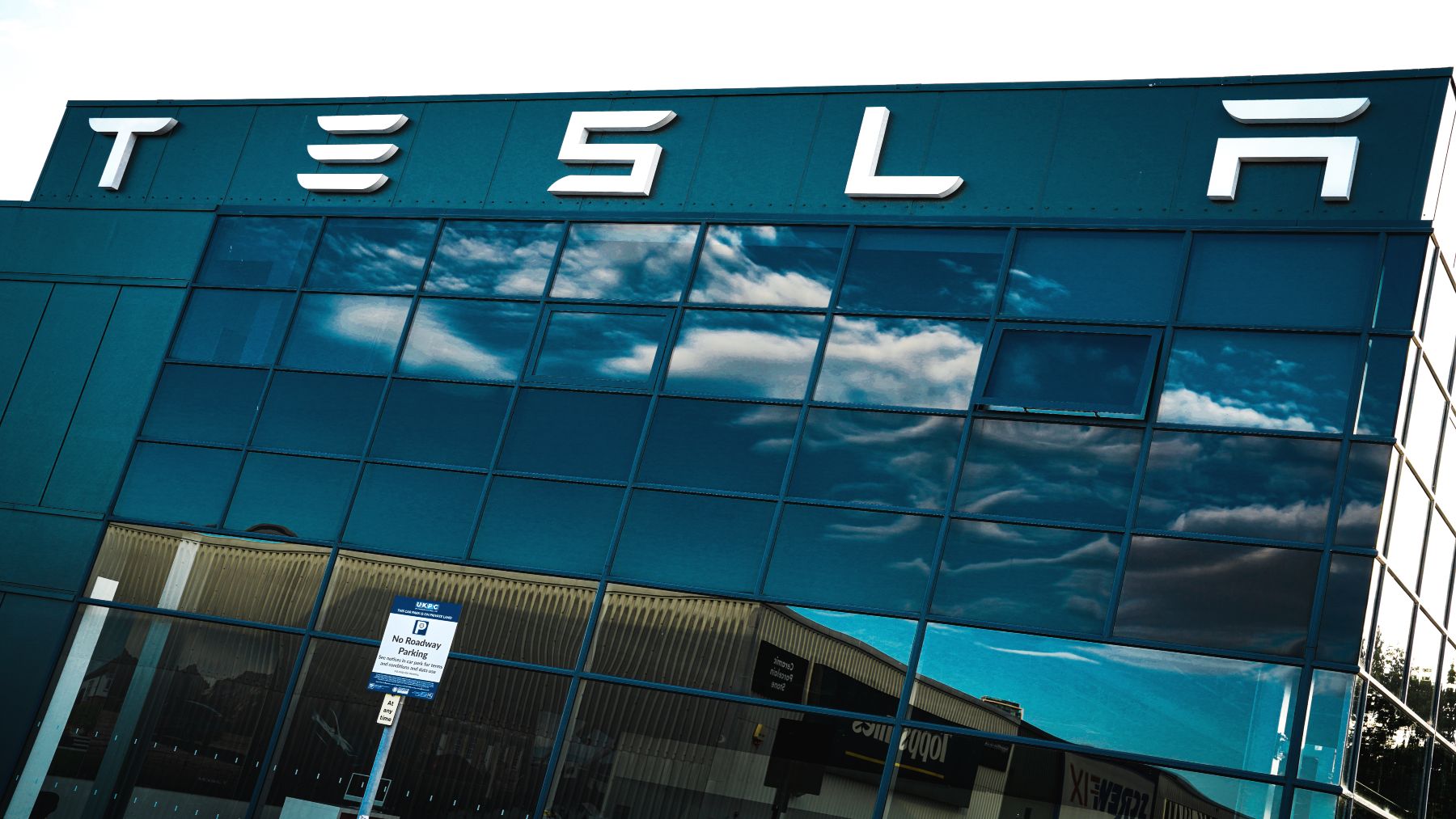 Goodbye to Tesla in Texas—82 employees of MPW Industrial Services lose their jobs after Elon Musk&#039;s unexpected decision at the Austin plant