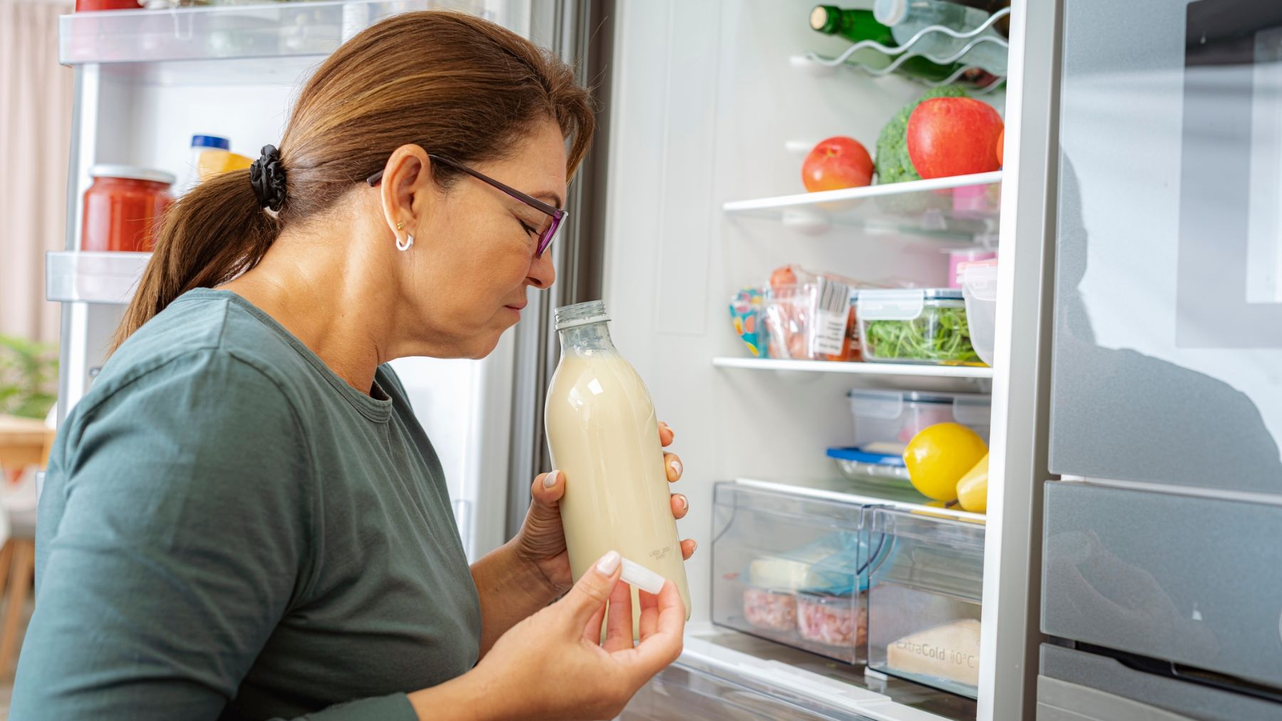 Goodbye to myths—the OCU reveals how long opened milk really lasts in the refrigerator and why you could be drinking it in poor condition without knowing it