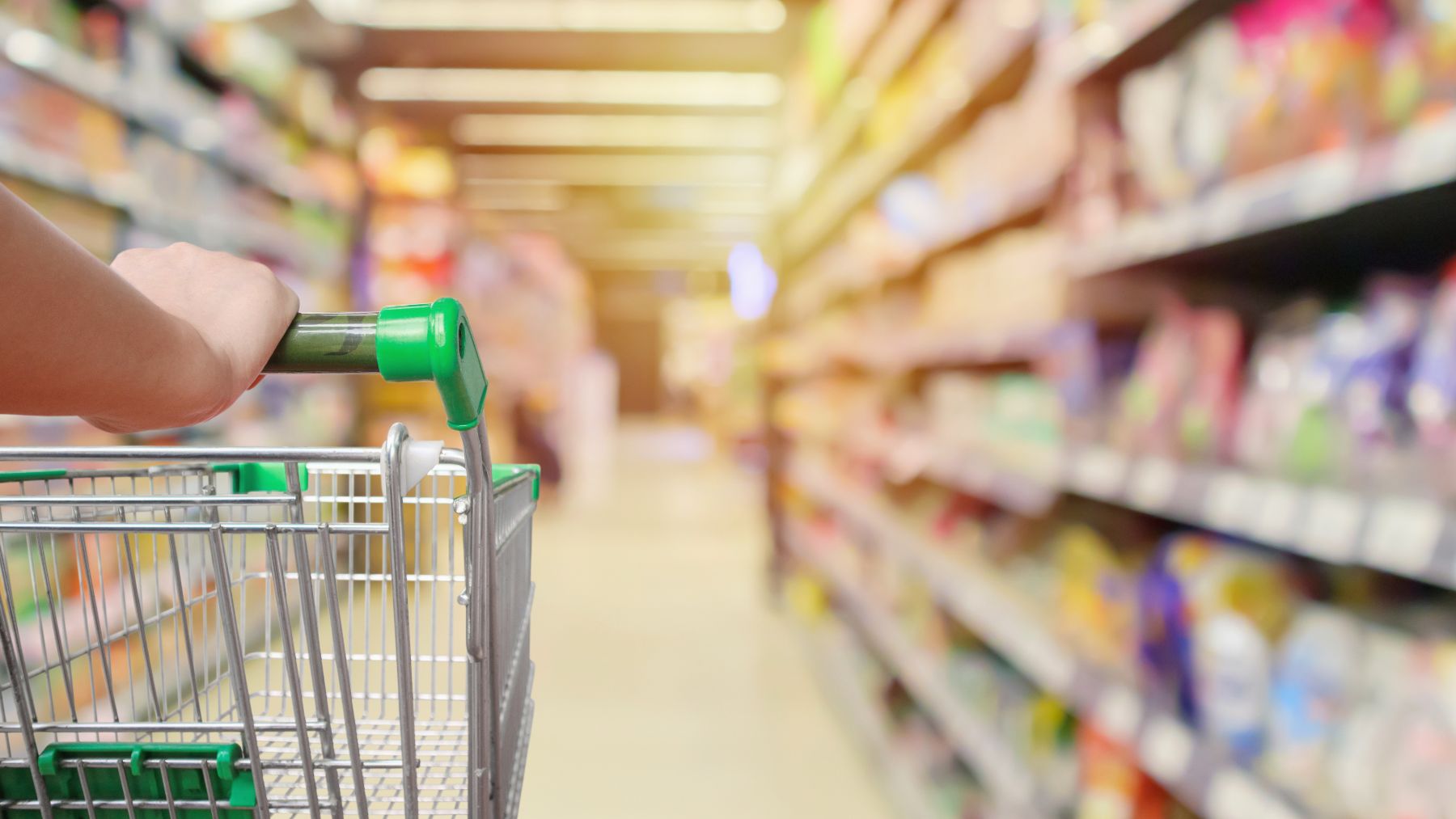 This is what the most expensive supermarkets in the United States are like—they sell water for $80 and reusable bags for $138