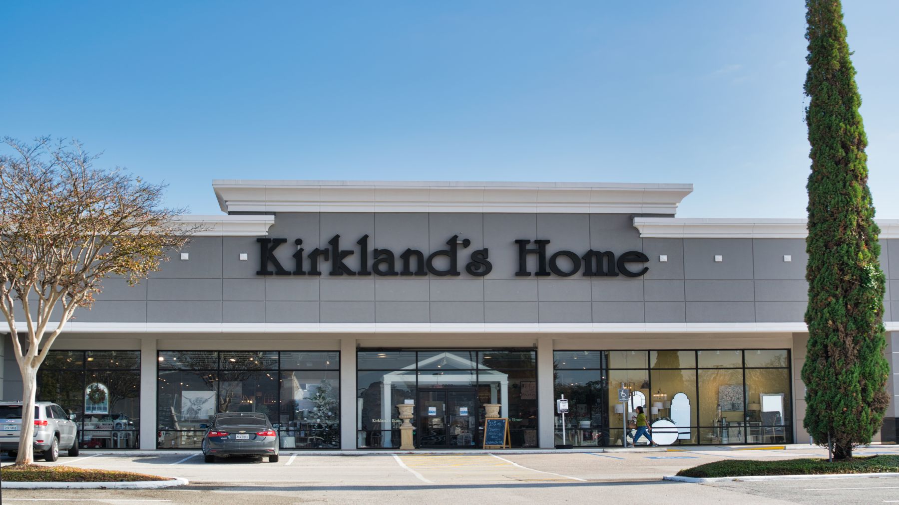 Massive closures in the US—Kirkland&#039;s Home confirms the closure of 25 stores while Bed Bath &amp; Beyond prepares its comeback