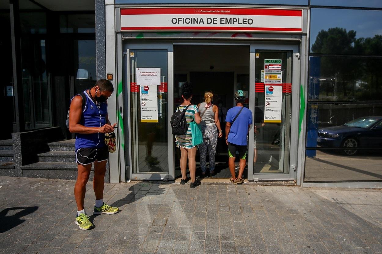 En este artículo vamos a ver cuando pagan el paro y los subsidios en septiembre de 2023 según cada uno de los bancos.