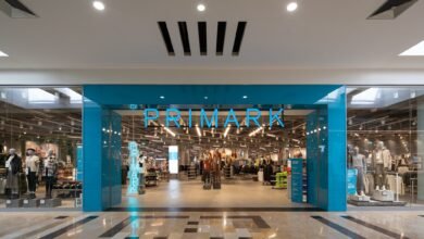 ¿Interesado/a en trabajar en Primark? La cadena irlandesa de ropa y complementos busca contratar a dependientes para sus tiendas.