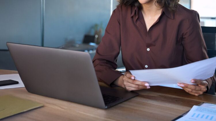 Así puedes solicitar la ayuda de 1.000 euros para comprar ordenadores si eres autónomo 1 Así puedes solicitar la ayuda de 1.000 euros para comprar ordenadores si eres autónomo