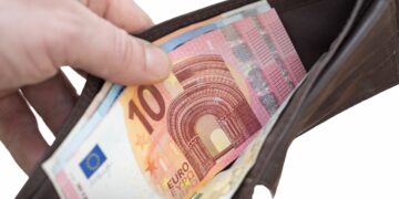 Esta nueva ayuda de 700 euros es compatible con el Ingreso Mínimo Vital: así puedes solicitarla