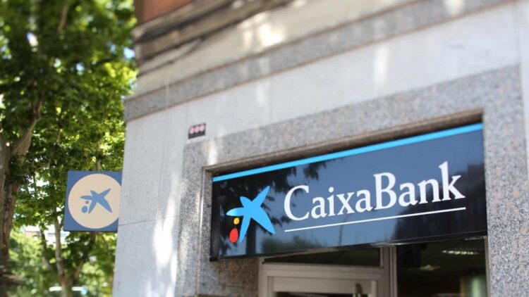 Deja de pagar las comisiones de CaixaBank 1 Adiós a las comisiones de CaixaBank. Esta es la manera de dejar de pagarlas para siempre