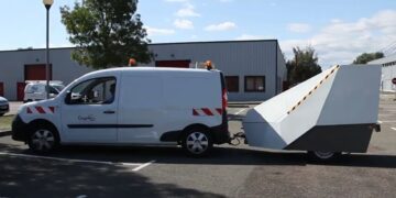 Los radares remolque llegan a España. El nuevo sistema con el que la DGT se está hinchando a poner multas