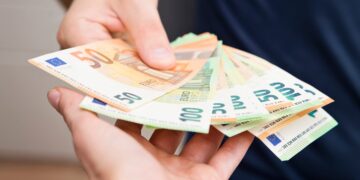 El Estado ofrece estas 2 ayudas a quienes nunca han cotizado: hasta 564 € al mes