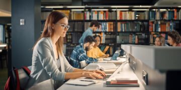 Becas Iberdrola: así puedes conseguir esta ayuda para estudiar un máster en España o en el extranjero