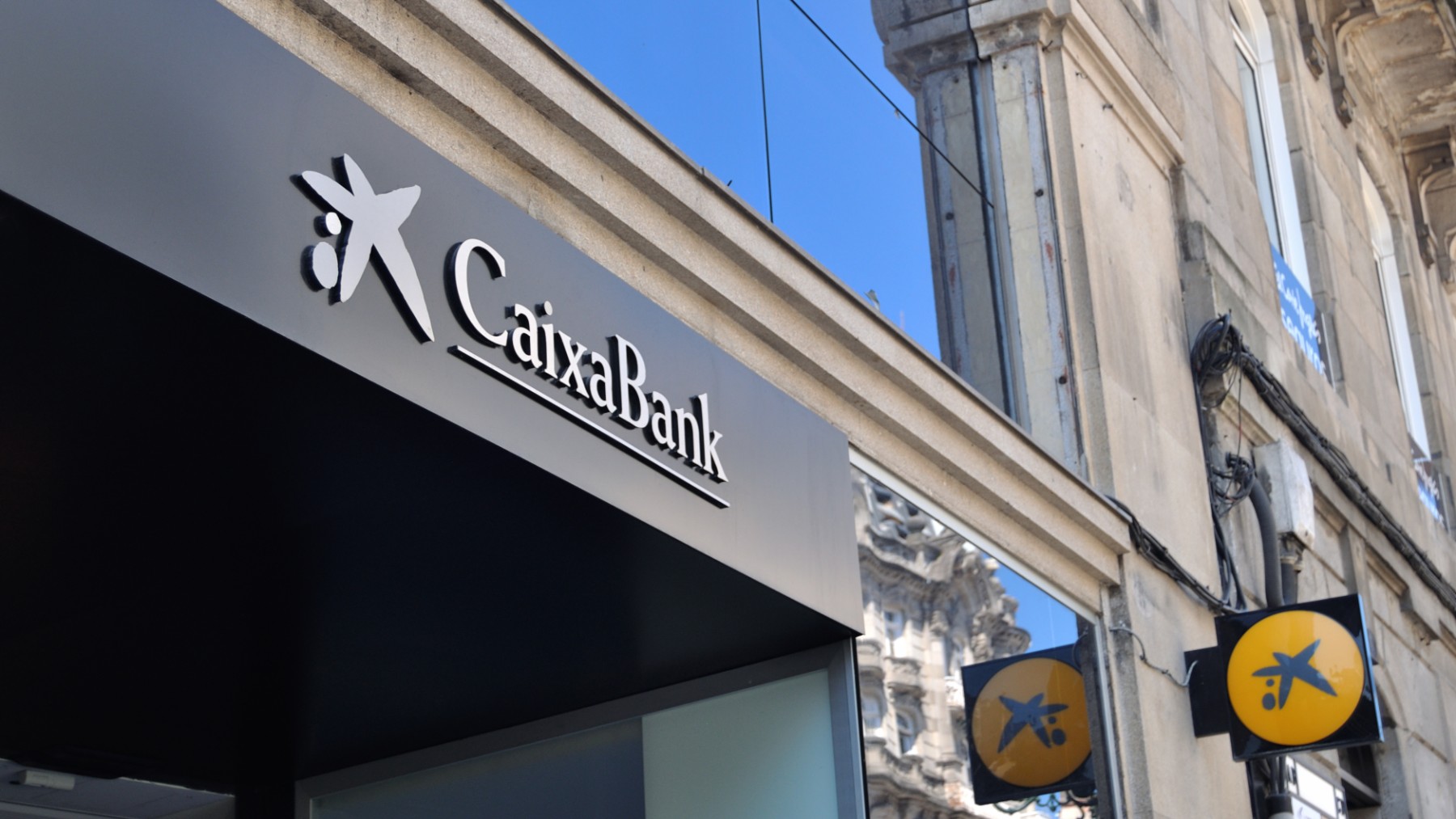 La Fundación Caixa otorga 100 becas para retener y atraer talento en investigación