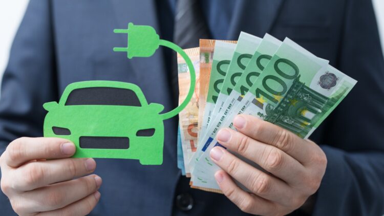 ¿Tienes un coche sin etiqueta ambiental? Madrid te da hasta 1.500€ por él si lo donas 1 ¿Tienes un coche sin etiqueta ambiental? Madrid te da hasta 1.500€ por él si lo donas