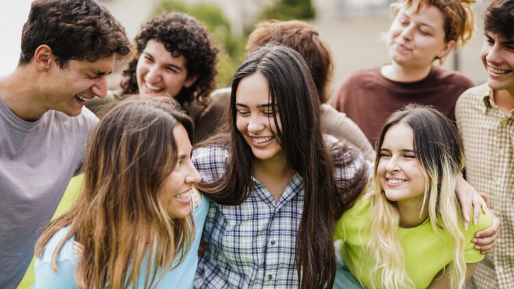 Si vas a cursar Bachillerato o FP, podrás solicitar esta ayuda de hasta 2.700 euros 1 Si vas a cursar Bachillerato o FP, podrás solicitar esta ayuda de hasta 2.700 euros