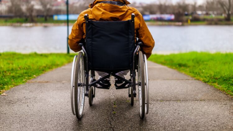 Silla de ruedas gratuita de la Seguridad Social: cómo solicitarla y qué requisitos cumplir 1 Silla de ruedas gratuita de la Seguridad Social: cómo solicitarla y qué requisitos cumplir