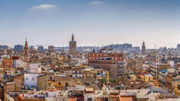 ¿Tienes 3 hijos o más? Conoce las nuevas ayudas para familias numerosas en Valencia 1 ¿Tienes 3 hijos o más? Conoce las nuevas ayudas para familias numerosas en Valencia