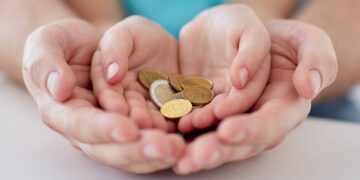 Estos son los municipios que te regalarán 600 euros por hijo nacido.