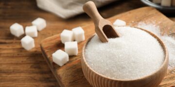 Adiós a los edulcorantes: esta nutricionista explica los motivos por los que deberíamos cambiar al azúcar