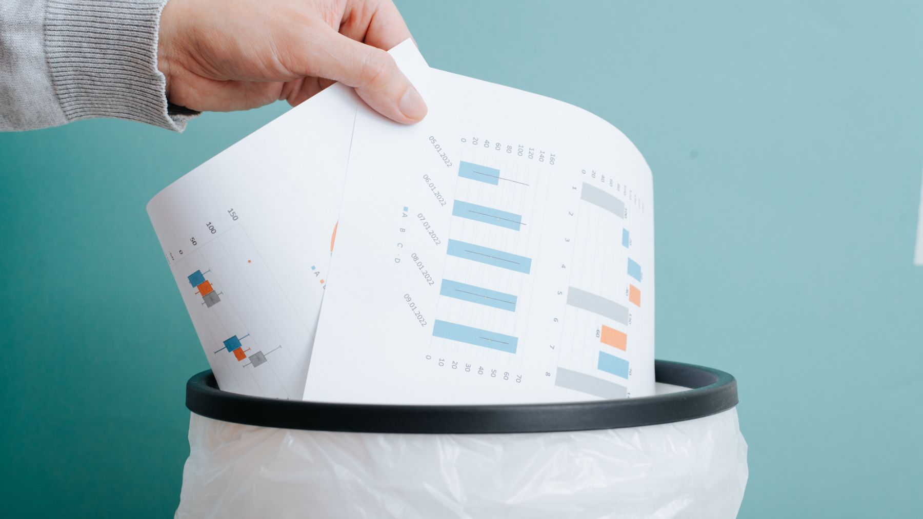 Estas son las cosas que nunca debes tirar a la basura.