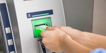 Evita las estafas en los cajeros automaticos