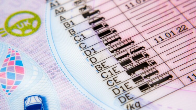 La DGT lo hace oficial: así podrás recuperar tus puntos del carnet de conducir 1 Así podrás recuperar tus puntos del carnet de conducir.