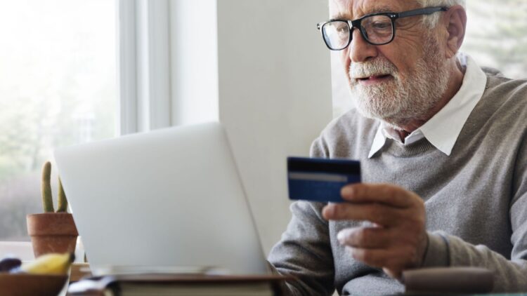 Giro de 180º: estos son los nuevos beneficios y descuentos del carnet de jubilado y pensionista 1 Estos son los nuevos beneficios y descuentos del carnet de jubilado.