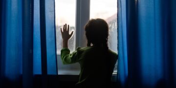 No dejes a tus hijos solos en casa hasta esta edad