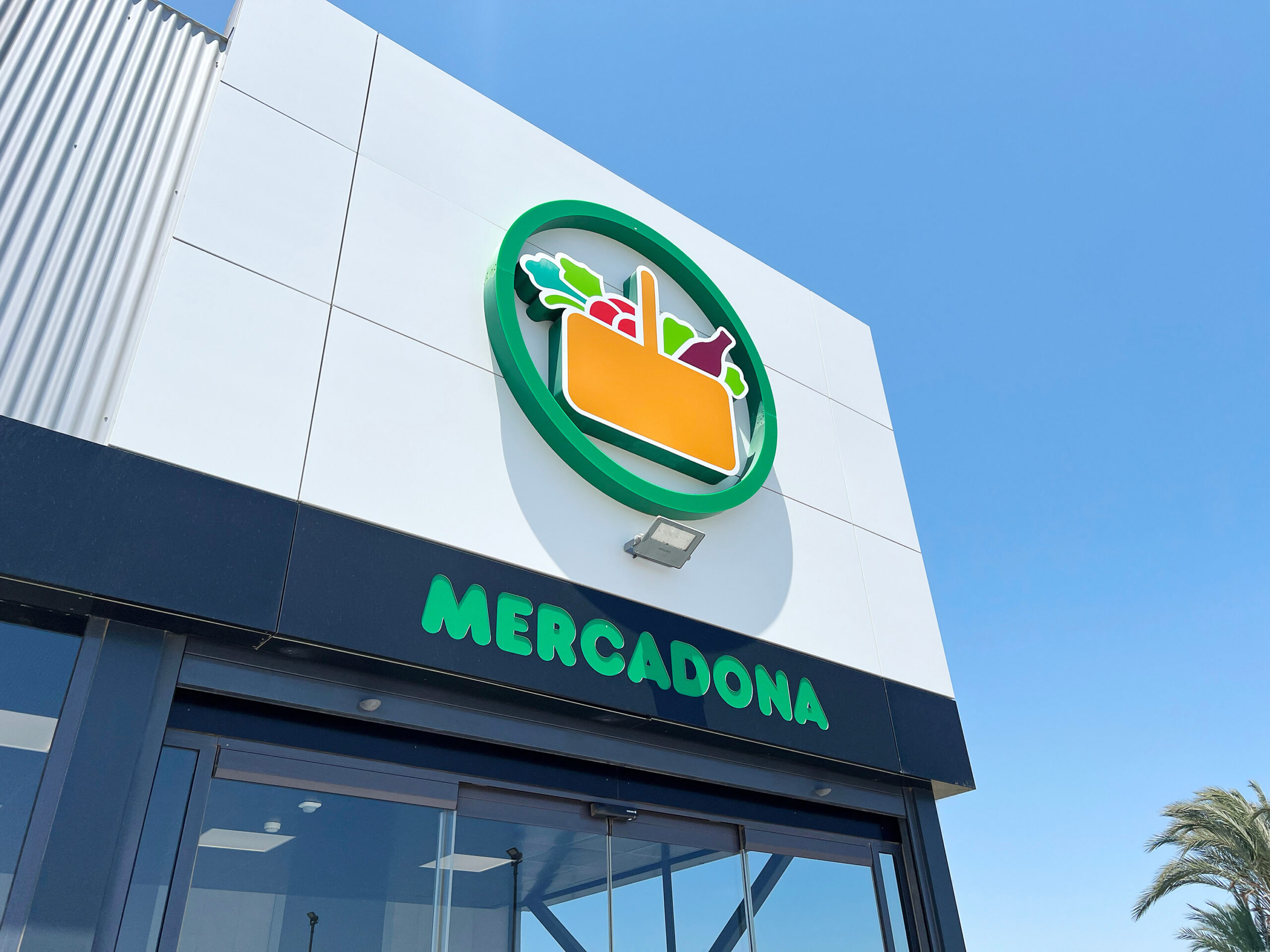 Descubre el increíble truco para reutilizar bandejas de Mercadona que te sorprenderá.