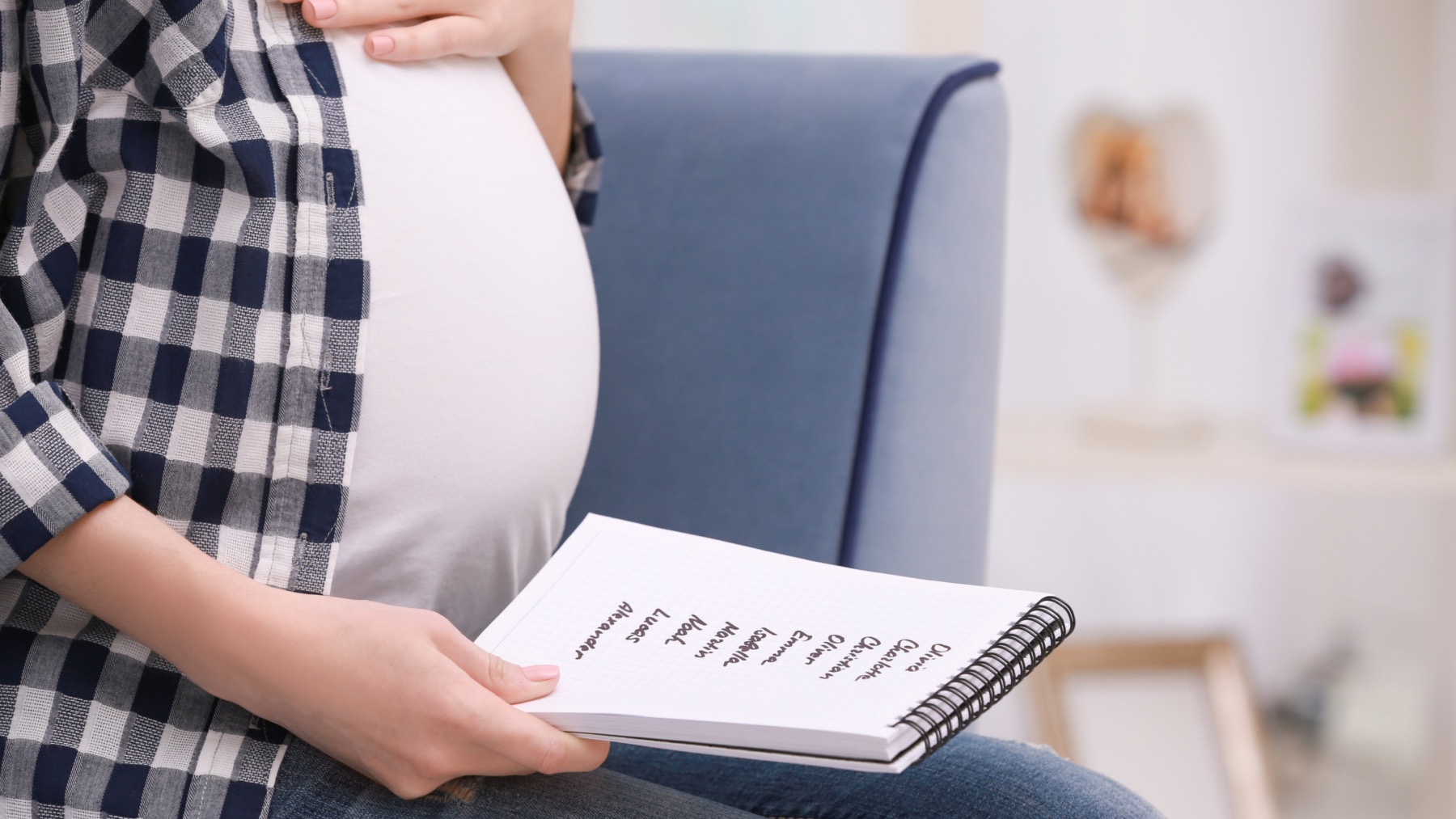 Estos son los nombres de niño y niña más feos según la Inteligencia Artificial