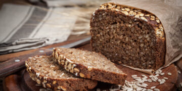 Pan blanco o pan moreno ¿cuál engorda menos?