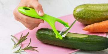 No tires la piel del pepino, tiene todos estos usos que te encantarán.