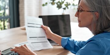 Como afecta el cobrar el subsidio para mayores de 52 años