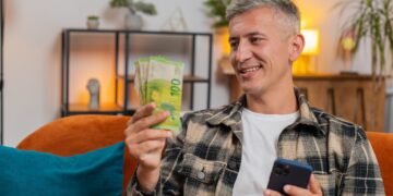 El SEPE y la Seguridad Social ofrecen subsidios clave para mayores de 50 años