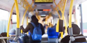 Descuentos masivos en abonos de transporte público este verano: todo lo que necesitas saber para aprovecharlos