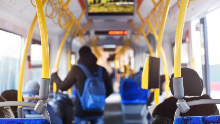 Descuentos masivos en abonos de transporte público este verano: todo lo que necesitas saber para aprovecharlos 1 Descuentos masivos en abonos de transporte público este verano: todo lo que necesitas saber para aprovecharlos