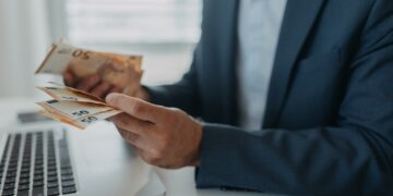 La nueva ayuda del SEPE para trabajadores en activo con sueldos bajos ya está disponible