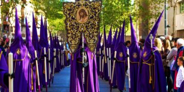 Todos los festivos de la Semana Santa de 2025 en cada una de las comunidades autónomas
