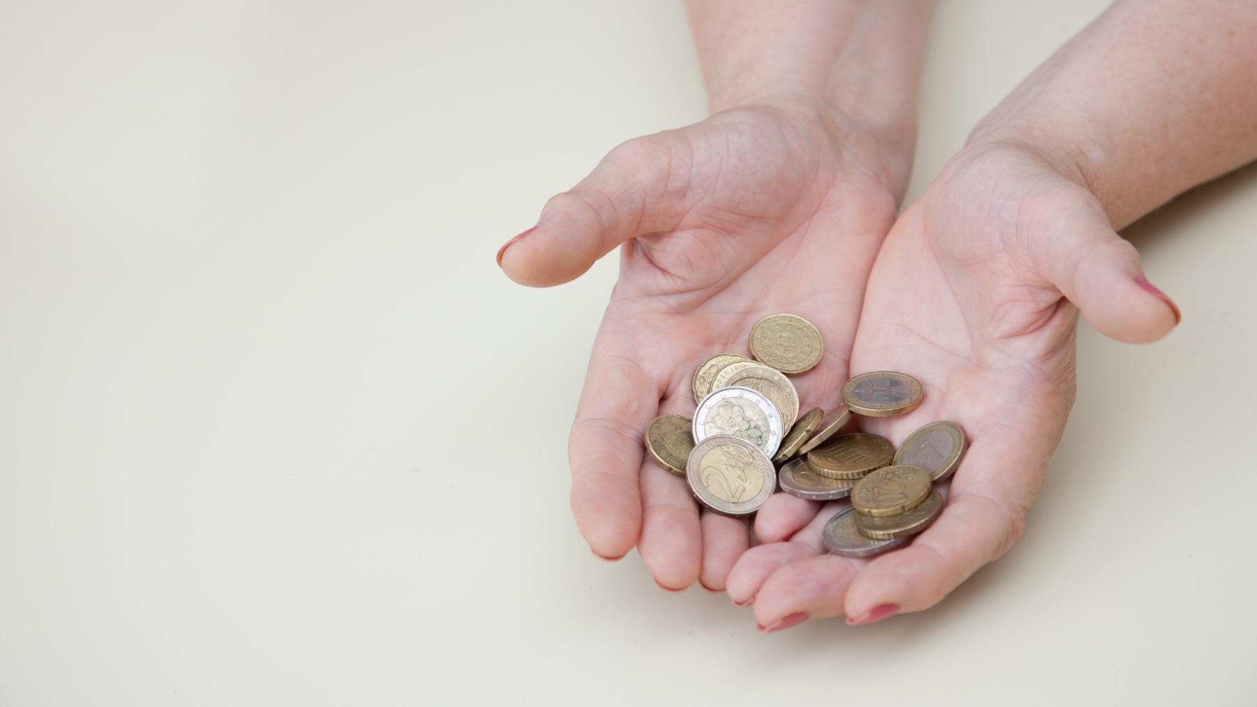 Dos ayudas económicas de hasta 600 euros mensuales