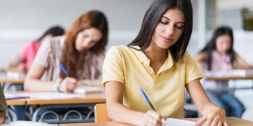 Conseguir una de las 77 becas de 12.000 euros del Banco Santander