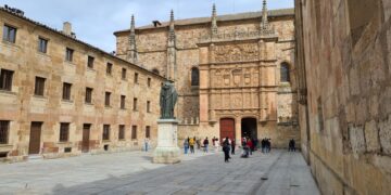 Becas para estudiantes que superen la EBAU este junio