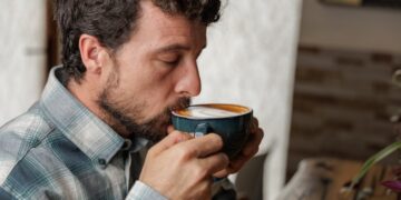 Adiós al café: estos son los motivos por los que esta bebida genera adicción