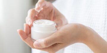 Los cosméticos que Sanidad está retirando por bacterias y mohos