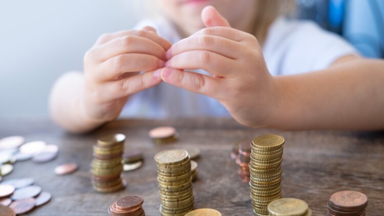 Nueva deducción en la declaración de la Renta 2024: podrás ahorrarte hasta 500 euros por hijo 1 Nueva deducción en la declaración de la Renta 2024: podrás ahorrarte hasta 500 euros por hijo