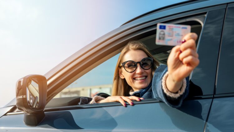 Buenas noticias de la DGT a estos conductores: regalan hasta dos puntos extra en tu carnet 1 Buenas noticias de la DGT a estos conductores